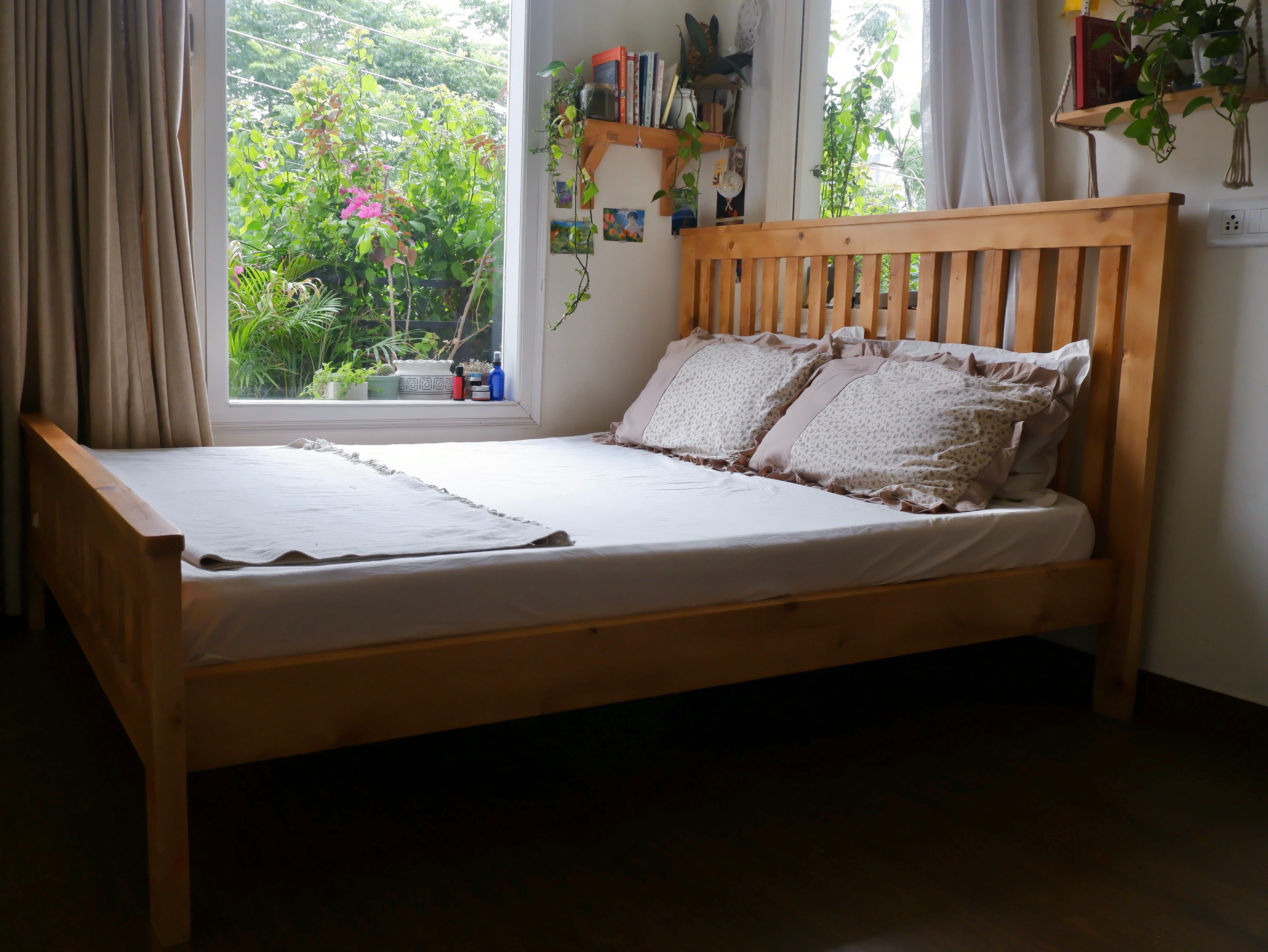 Elara Bed