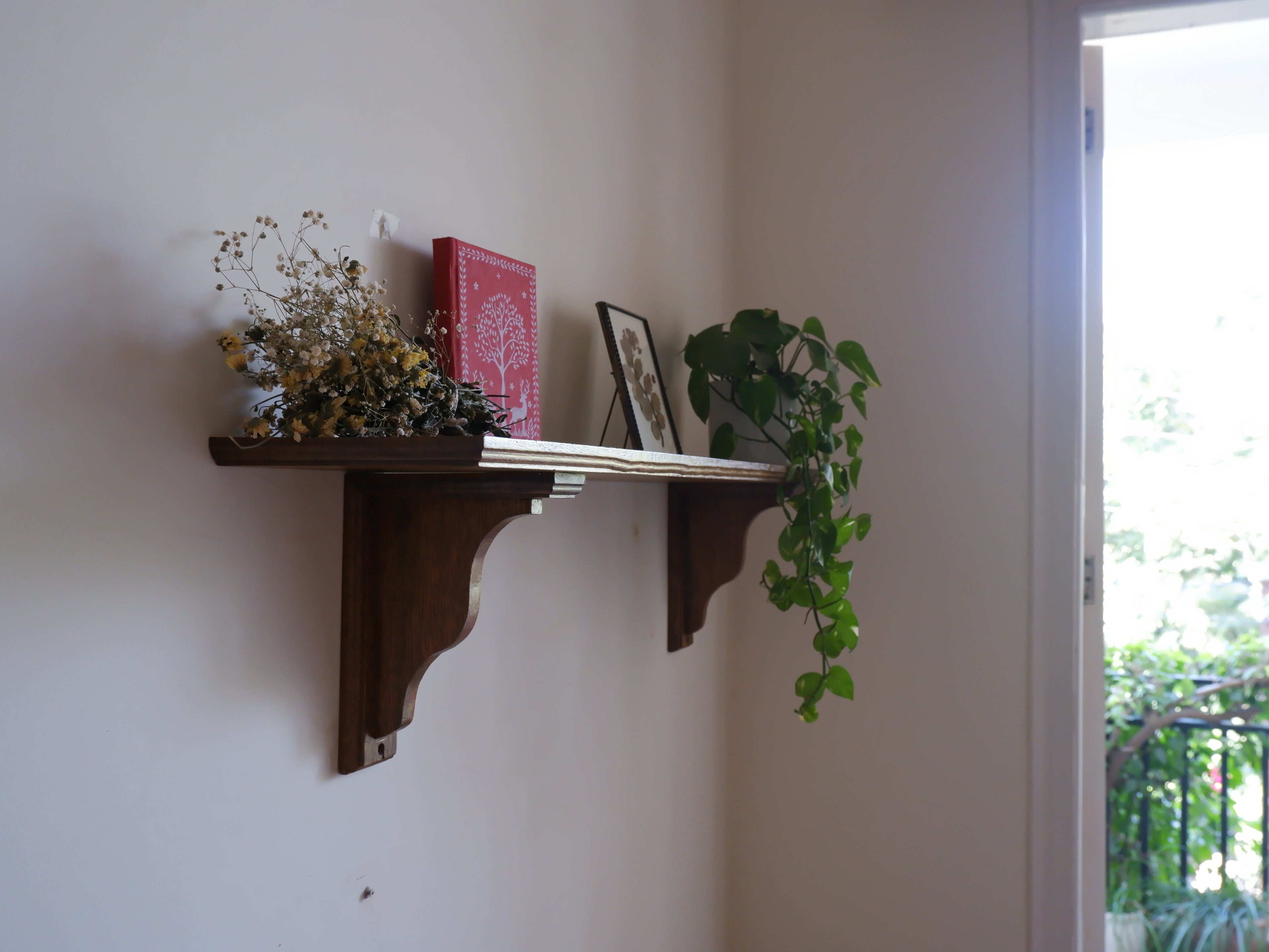 Elowen Corbel Bracket Shelf