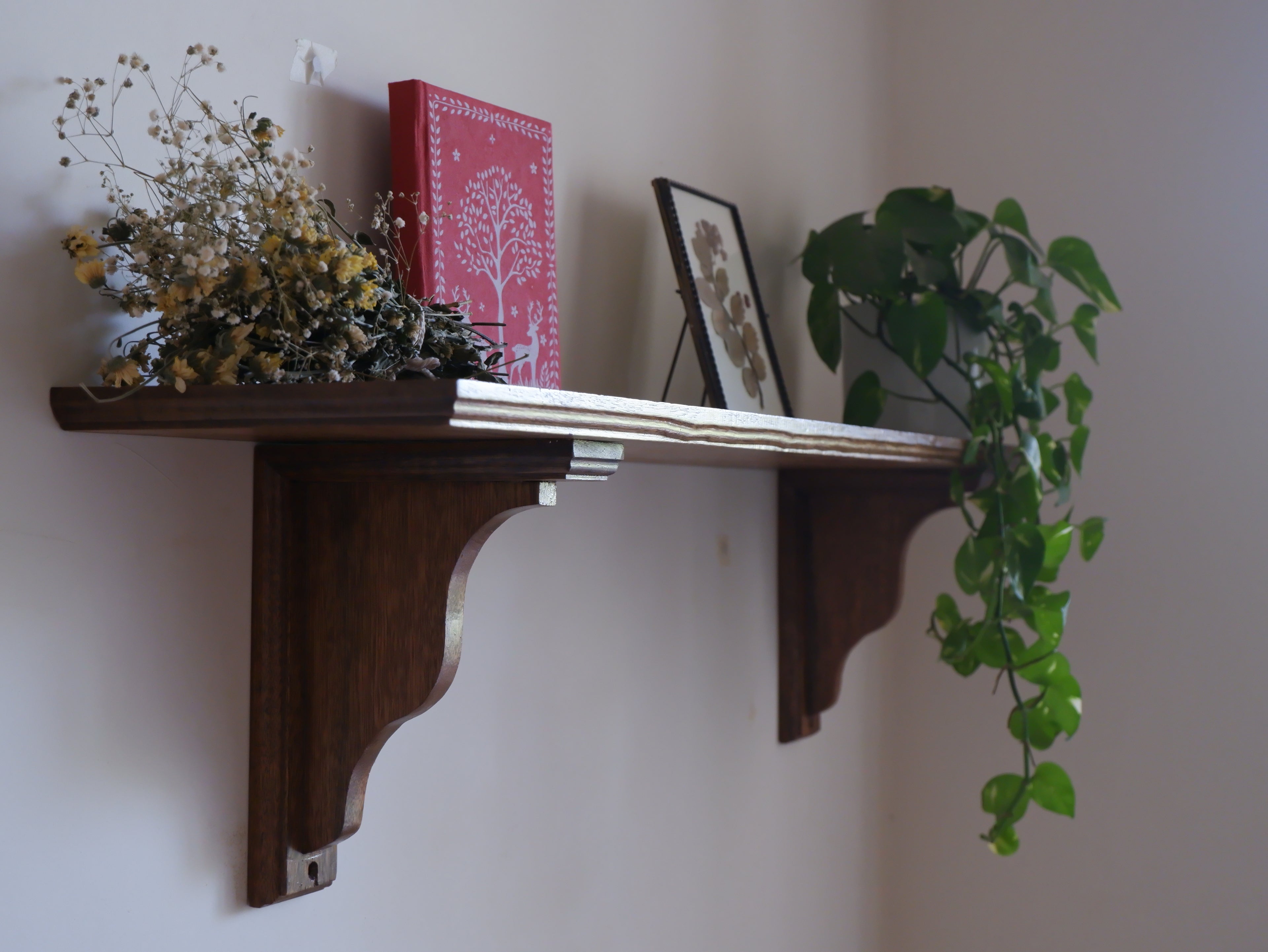 Elowen Corbel Bracket Shelf