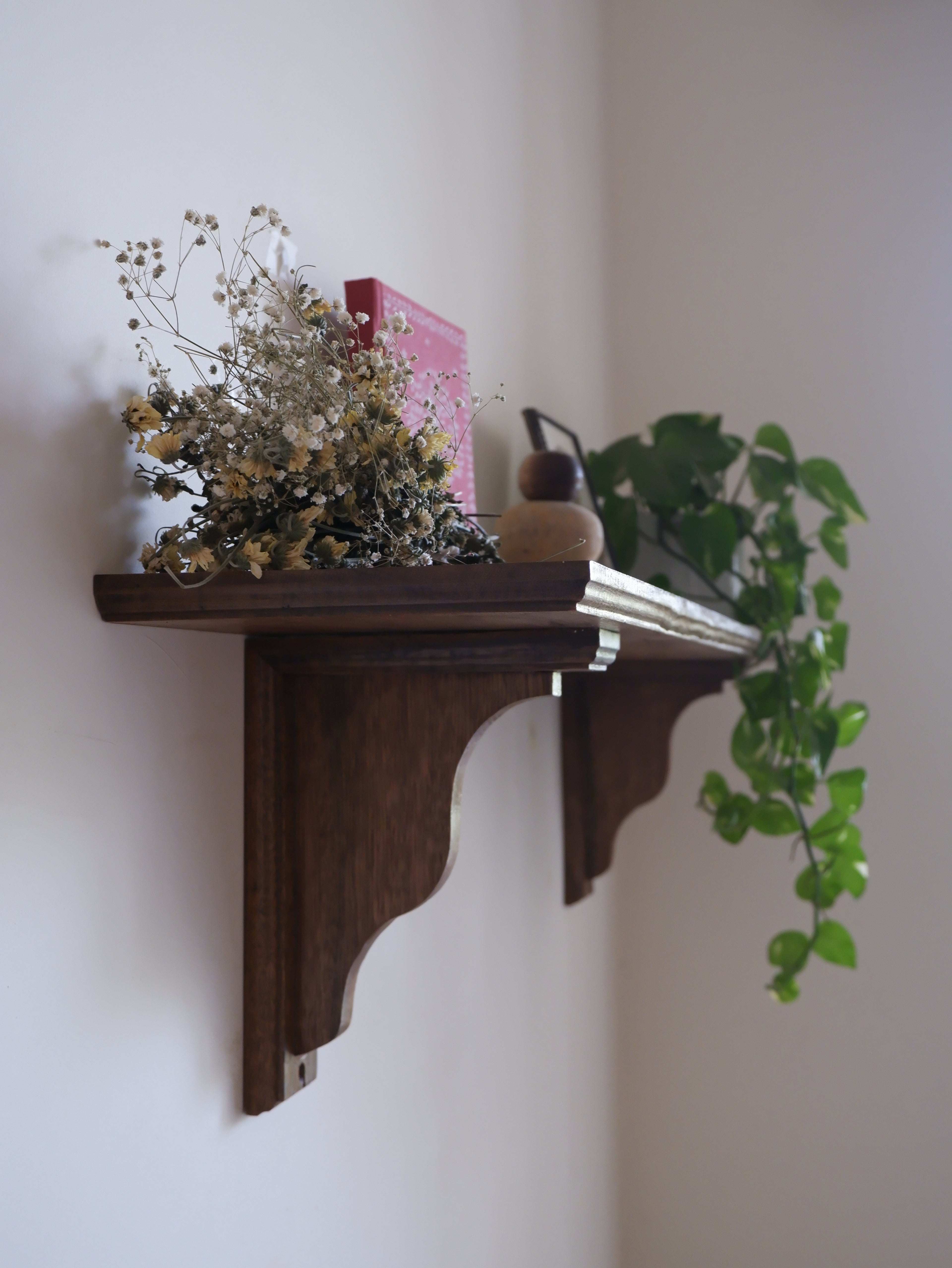 Elowen Corbel Bracket Shelf