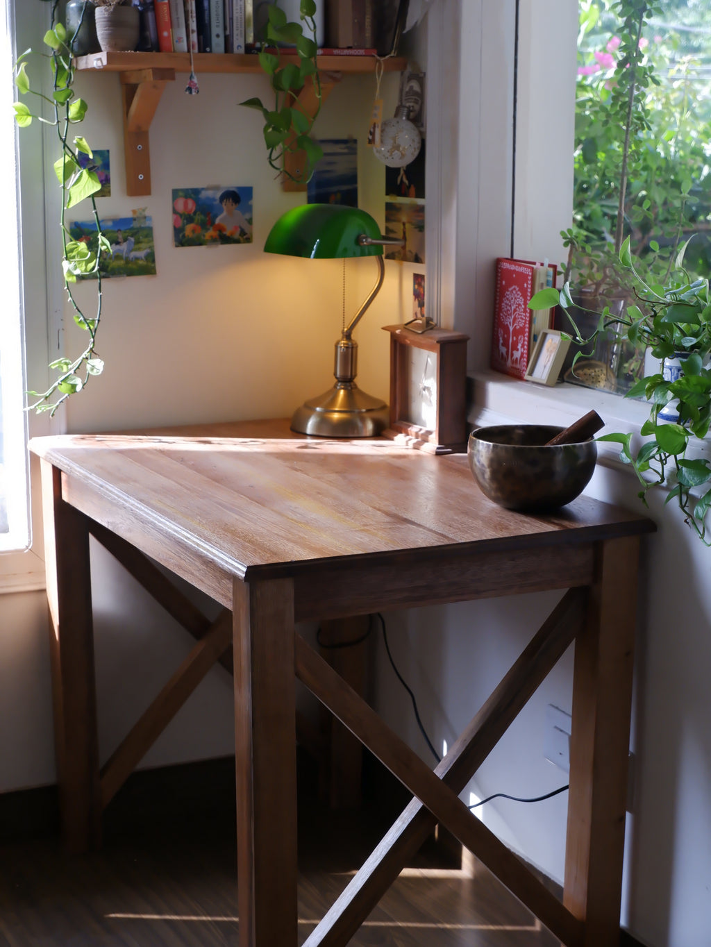 Soltra Table & Noctra Chair