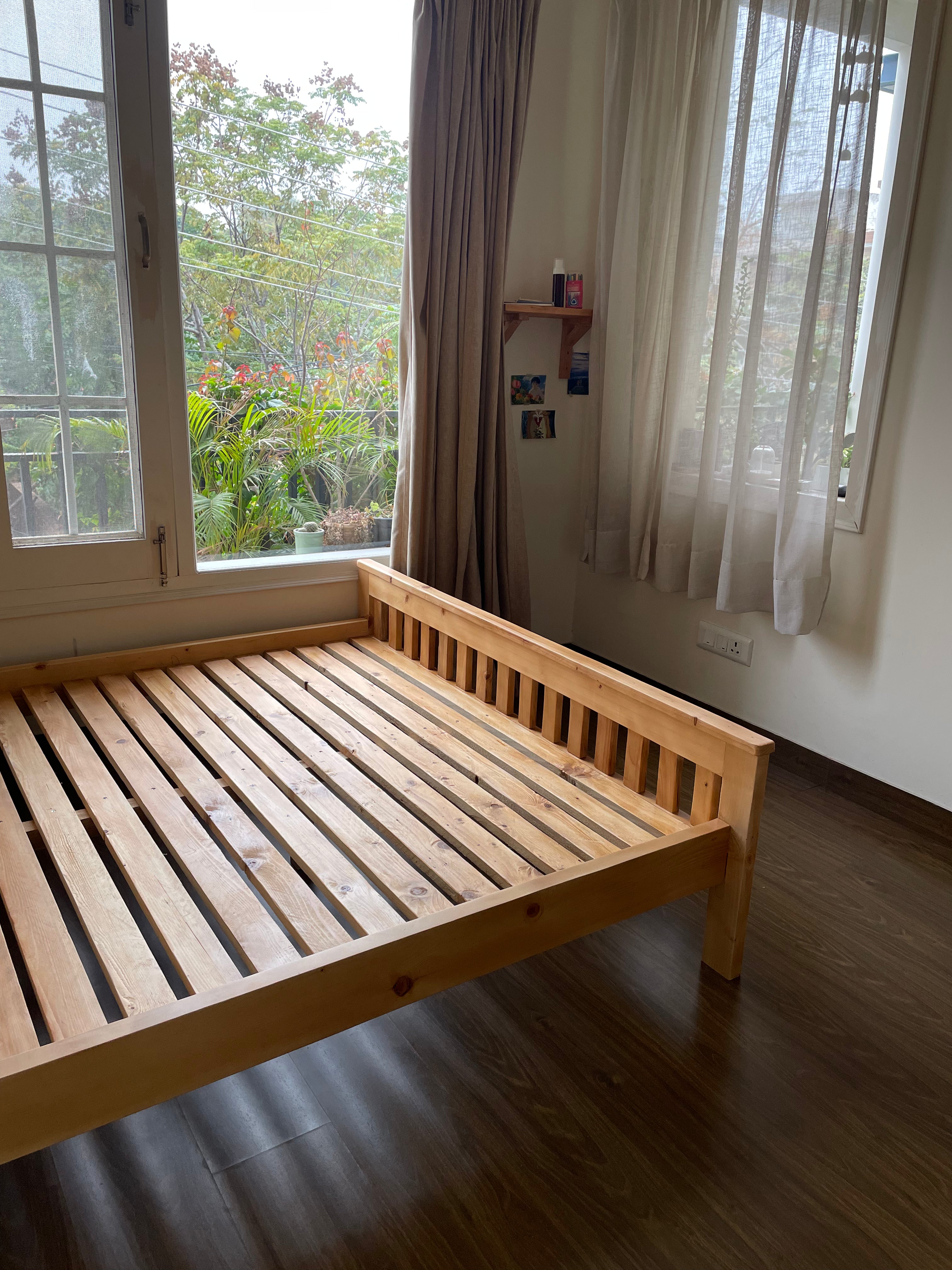 Elara Bed