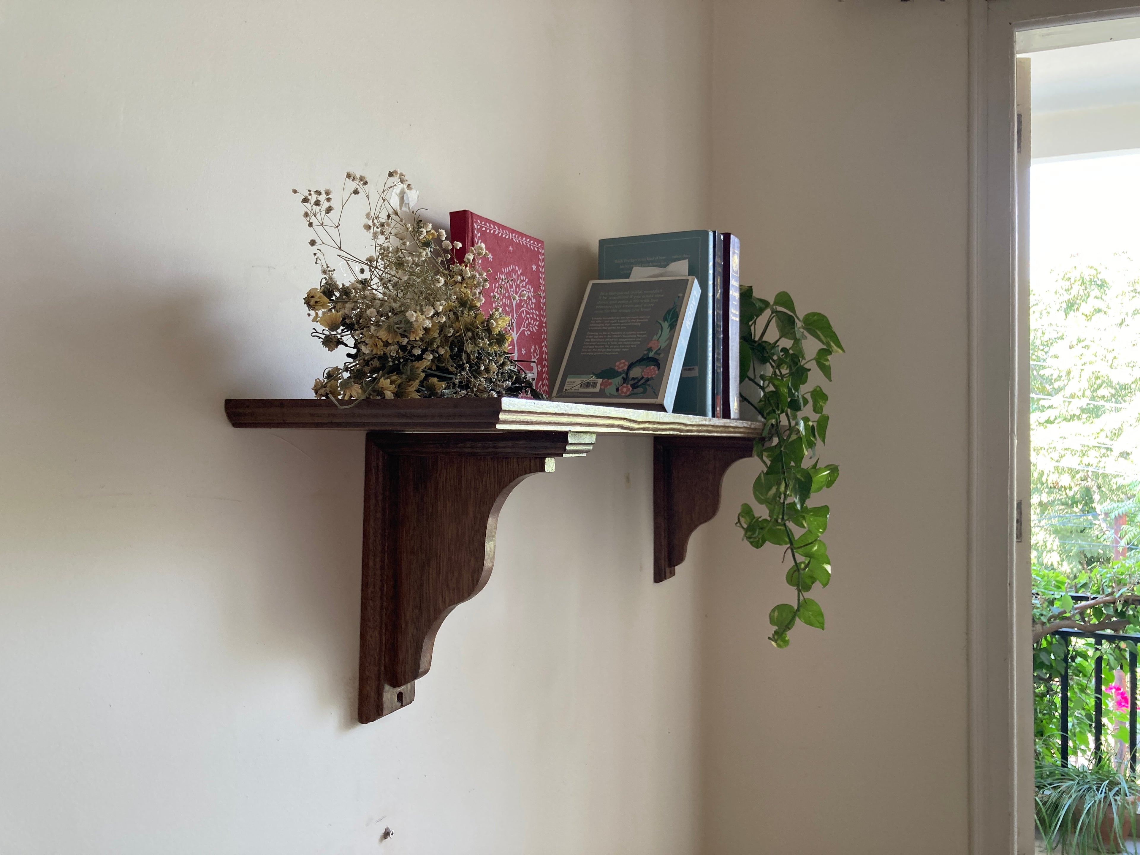Elowen Corbel Bracket Shelf