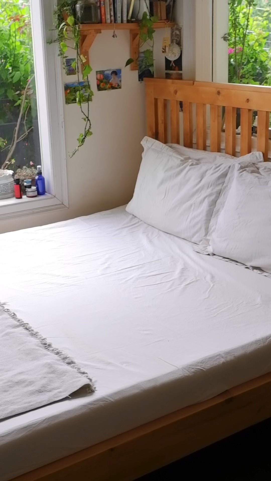 Elara Bed
